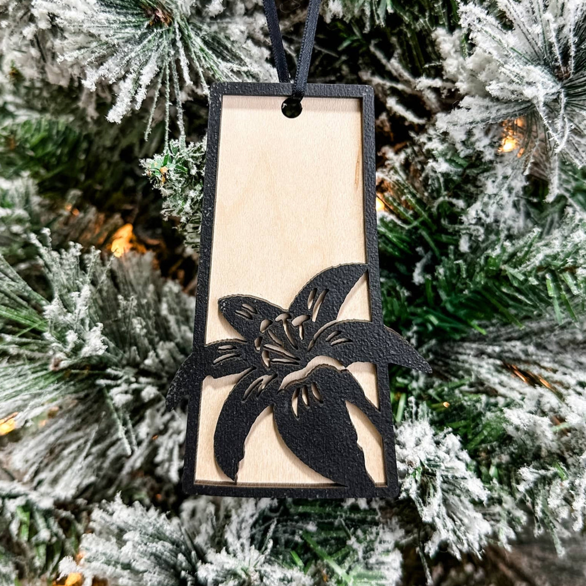 BLACK LILY ORNAMENT 4"